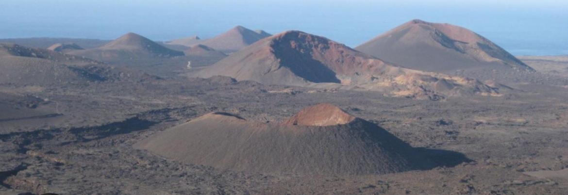 Lanzarote Casa Volcanica-Anclada Sobre La Lava Del Volcan Montana Blanca エクステリア 写真