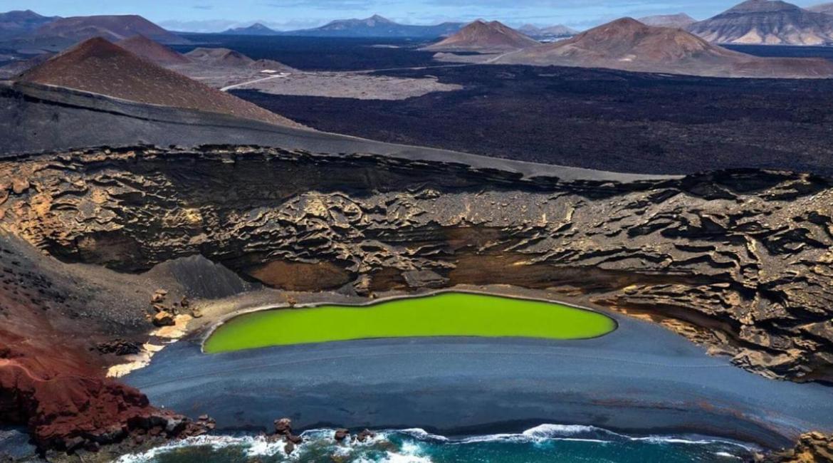 Lanzarote Casa Volcanica-Anclada Sobre La Lava Del Volcan Montana Blanca エクステリア 写真